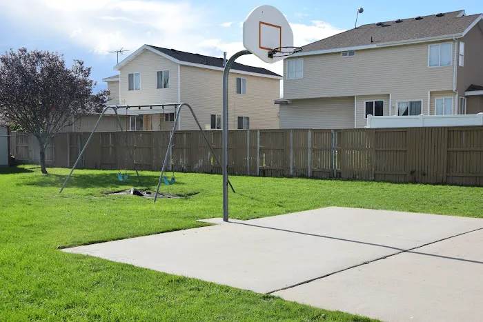 Windsor Estates Manufactured Home Community Picture 5