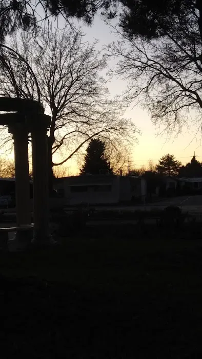 Majestic Meadows Mobile Home Park Picture 7