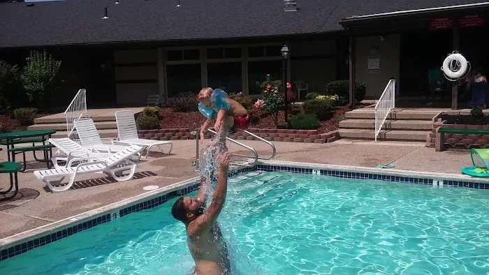 Majestic Meadows Mobile Home Park Picture 4