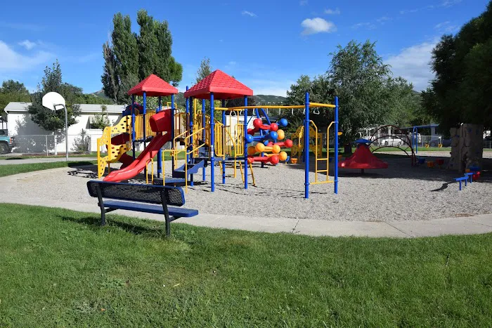 Camelot Manufactured Home Community Picture 8