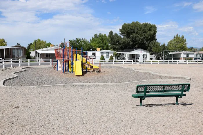 Villa West Manufactured Home Community Picture 8