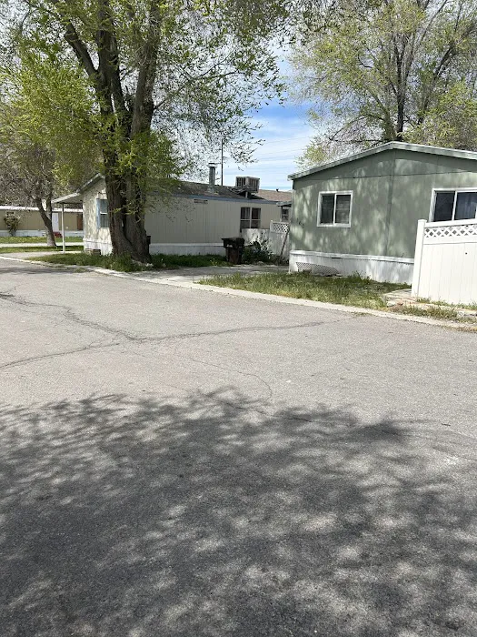 Sandy Mobile Home Park Picture 2