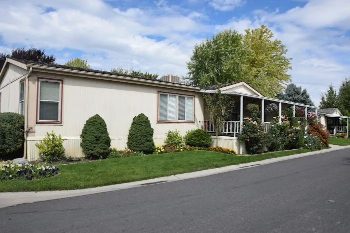 Crescentwood Village Manufactured Home Community Picture 8