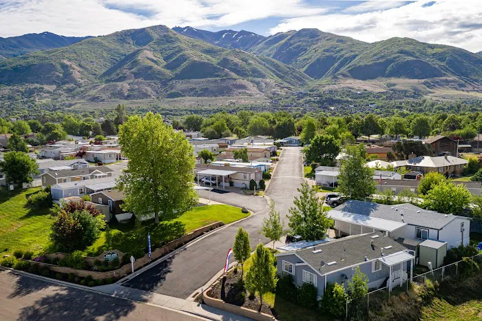 Apple Acres Picture 7