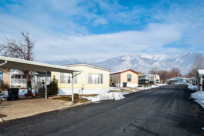 Apple Acres Picture 3