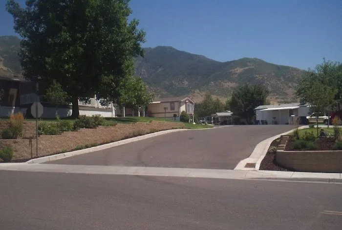 Apple Acres Picture 8