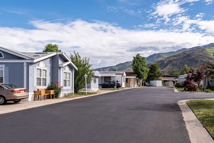 Apple Acres Picture 6