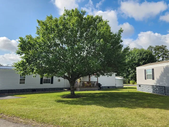 Circle L Manufactured Home Community Picture 1