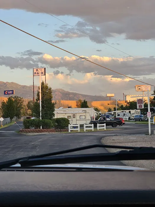 Century Mobile Home & RV Park Picture 8