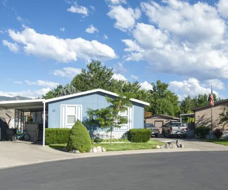 Oakbrook Crest, manufactured home community