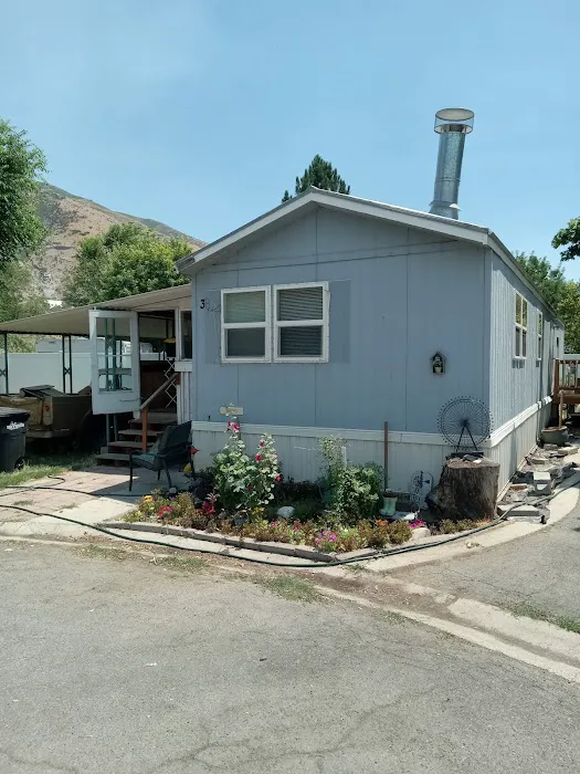 Valley Royal Mobile Home Park Picture 2