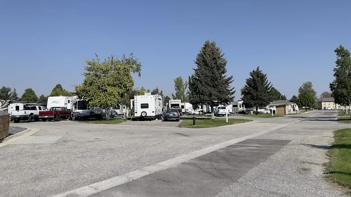 Traveland RV Park Picture 1