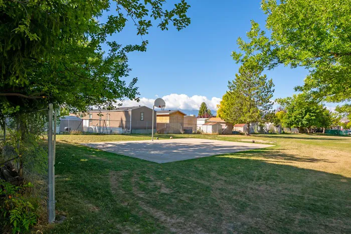 Sheila Olsen, Cinnamon Ridge Mobile Home Community Picture 5