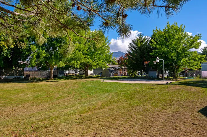 Sheila Olsen, Cinnamon Ridge Mobile Home Community Picture 8