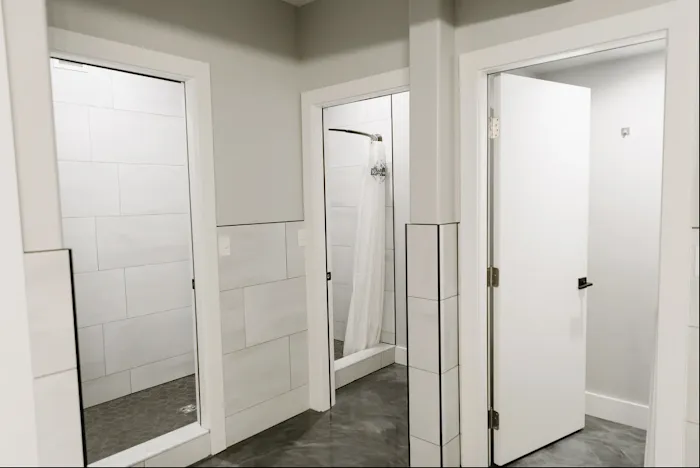 Rollin' Home RV Park Picture 6