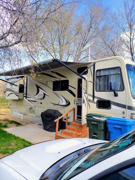 Cowboy RV & Mobile Home Park Picture 5