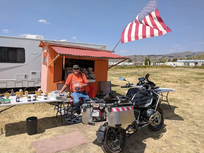 Cedar Bay Marina RV Park & Cafe Picture 6