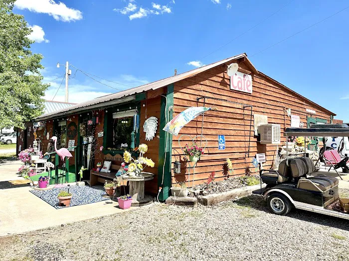 Cedar Bay Marina RV Park & Cafe Picture 4