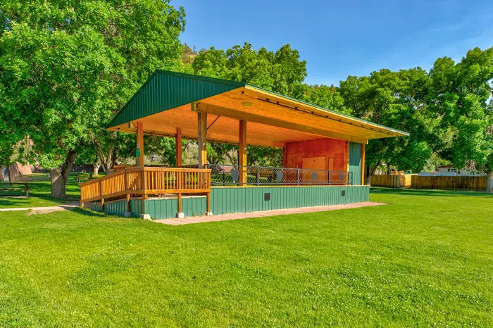 Apple Tree Park Picture 3