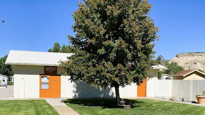 King's Crown Mobile Home Park Picture 4