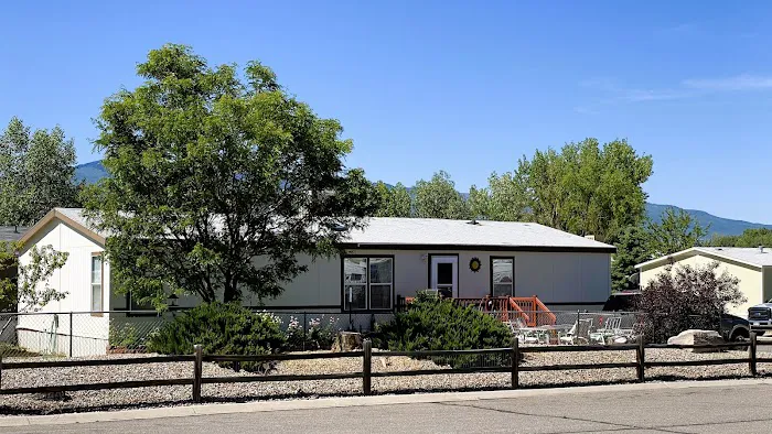 King's Crown Mobile Home Park Picture 7