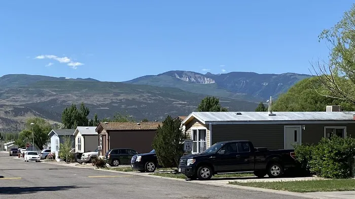 King's Crown Mobile Home Park Picture 8