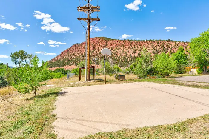 Mountain Valley Mobile Home Park Picture 3