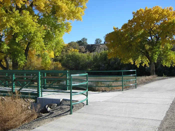 Candlewood Park Picture 6