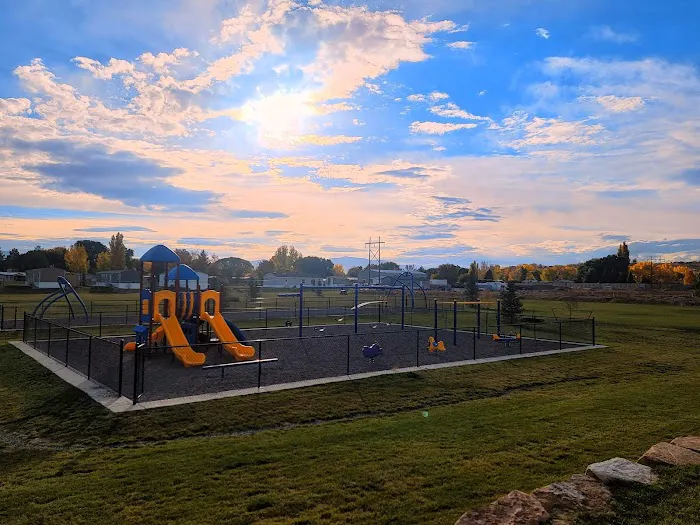 Hidden Lake Manufactured Home Community Picture 1