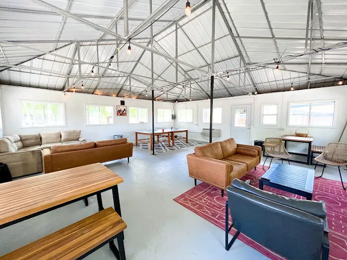 Cedar Creek Lodging & RV Park Picture 3