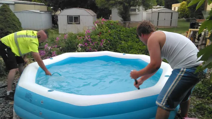 Cedar Creek Lodging & RV Park Picture 2