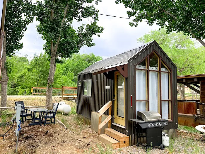 Cedar Creek Lodging & RV Park Picture 10