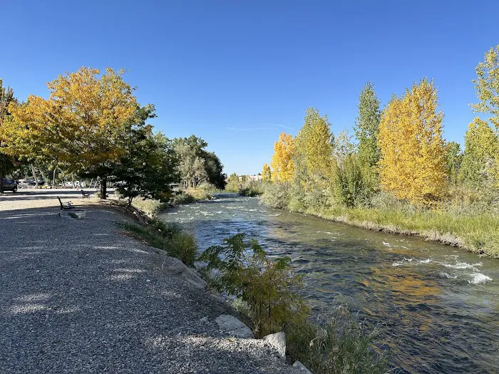 Riverbend RV Park and Cabins Picture 1