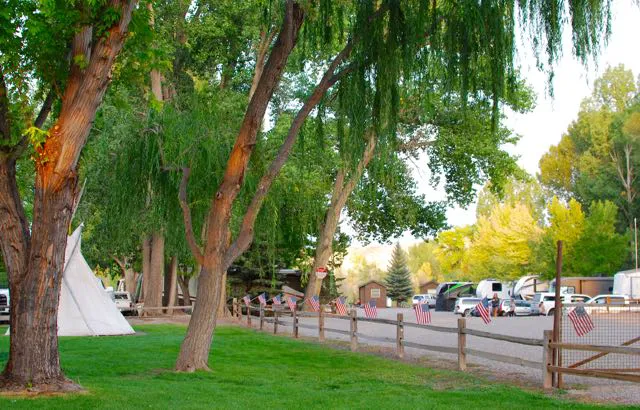 Riverbend RV Park and Cabins Picture 4