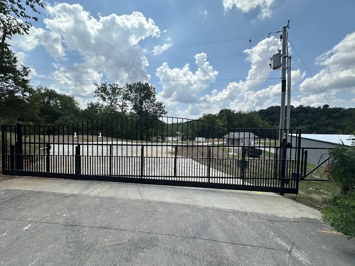 Belle Pointe Park - RV Park Picture 1