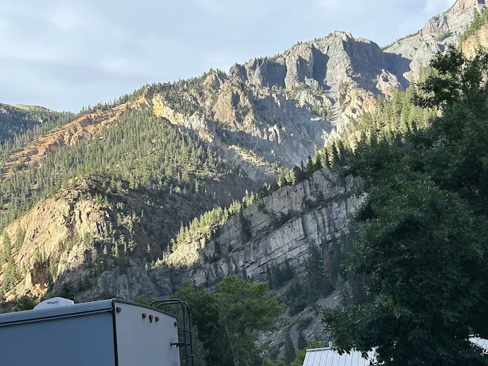 4J+1+1 RV Park Picture 6