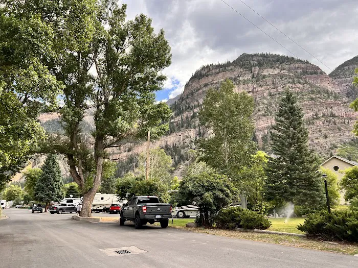 4J+1+1 RV Park Picture 1