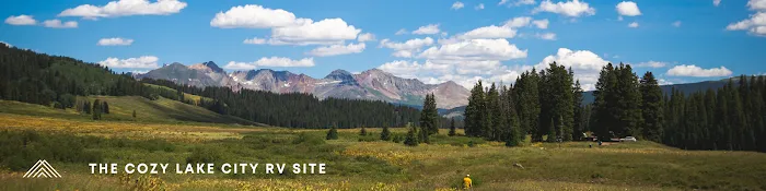 The Cozy Lake City RV Picture 3