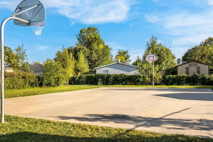 Hickory Village Picture 2