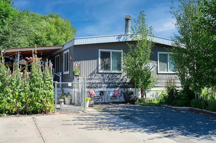 Collins Aire Mobile Home Park Picture 9