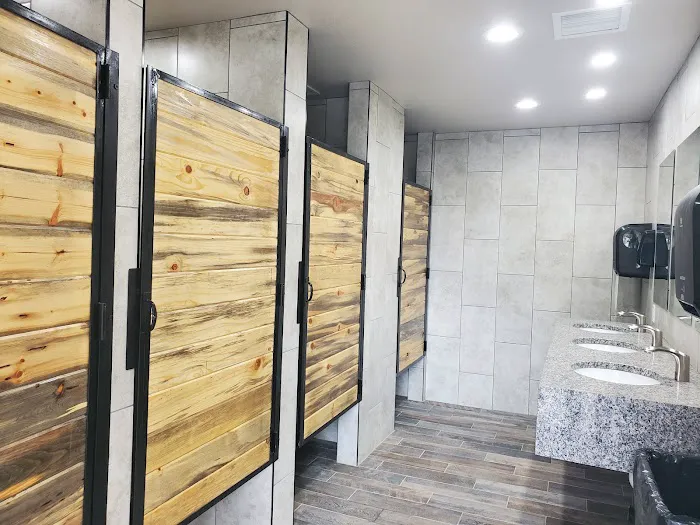 FaIcon's Landing RV Park Picture 8