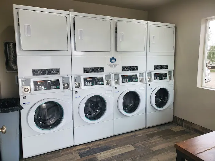 FaIcon's Landing RV Park Picture 9