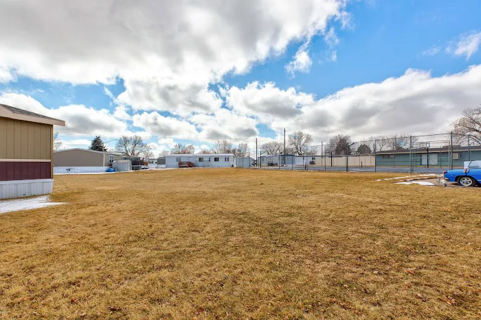 Country Estates Mobile Home Park Picture 10