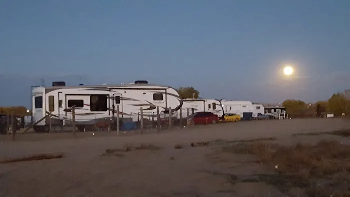 B Bold Ranch RV Park & Storage Picture 2