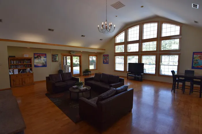 Longview Manufactured Home Community Picture 3