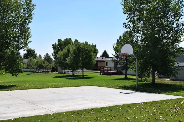 Longview Manufactured Home Community Picture 8