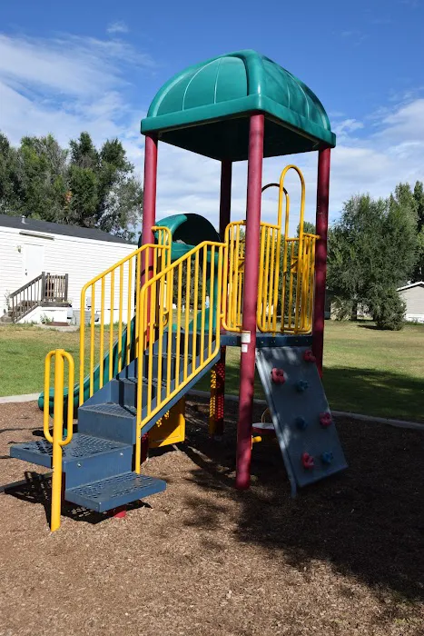 Villa West Manufactured Home Community Picture 10