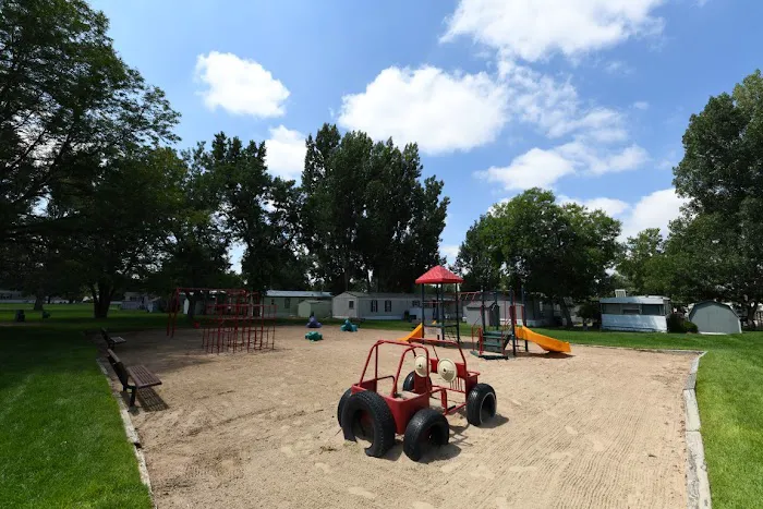 Eastgate Village Picture 8