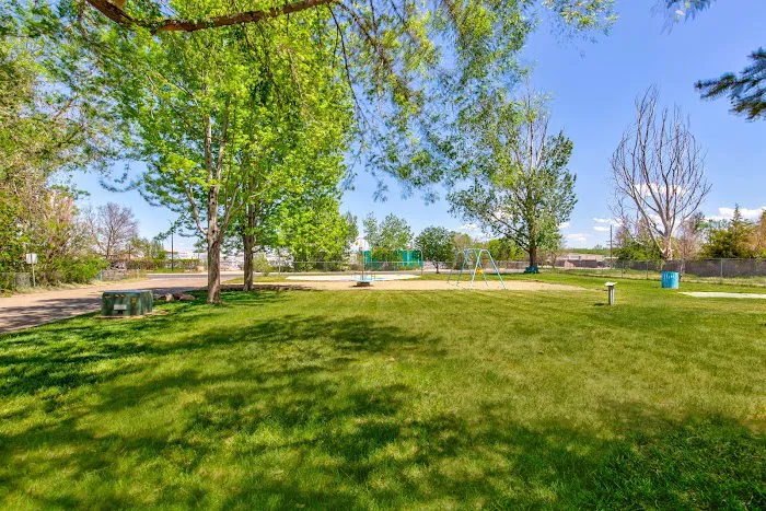 Lafayette Gardens Picture 2