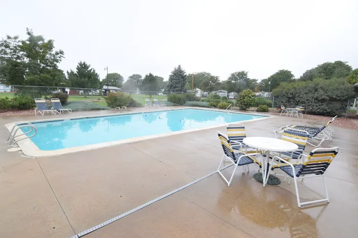 Thornton Estates Manufactured Home Community Picture 3